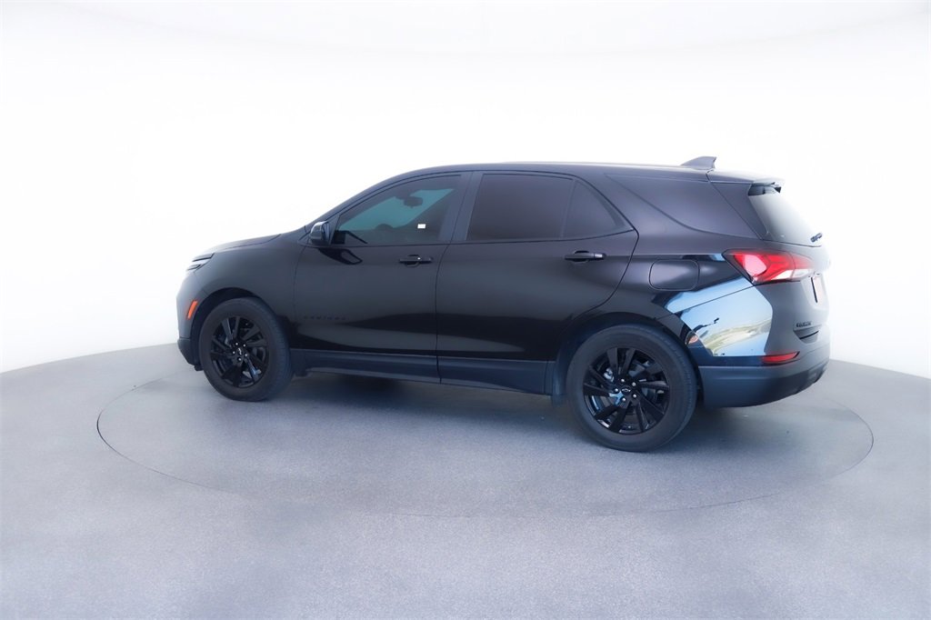 2024 Chevrolet Equinox LS photo 2
