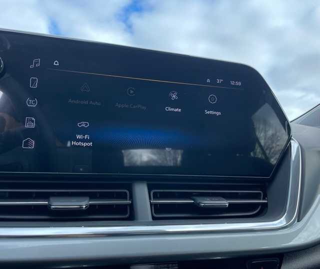 2025 Chevrolet Trax LT photo 18
