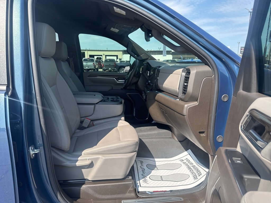 2025 Chevrolet Silverado 2500HD LT photo 10