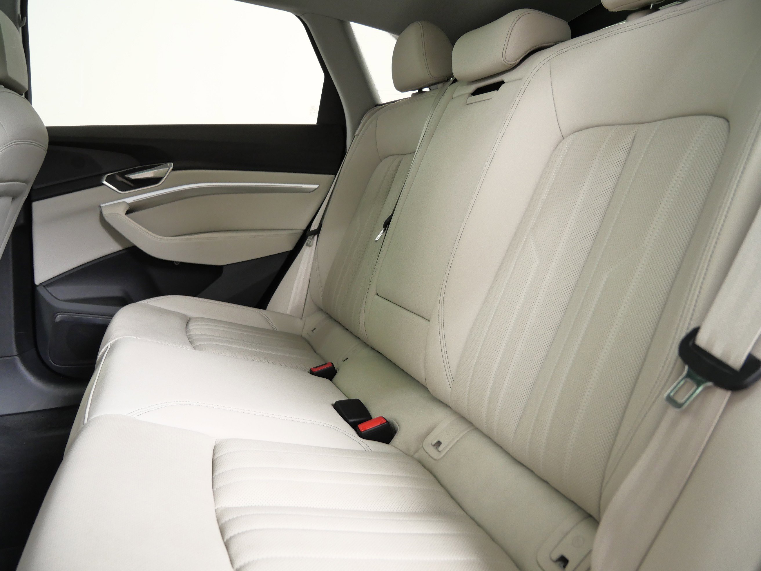 2024 Audi Q8 E-tron Premium Plus photo 15