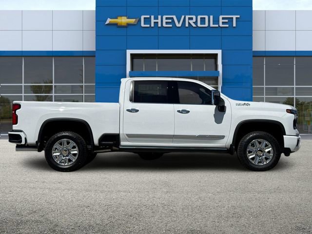 2025 Chevrolet Silverado 2500HD High Country photo 3