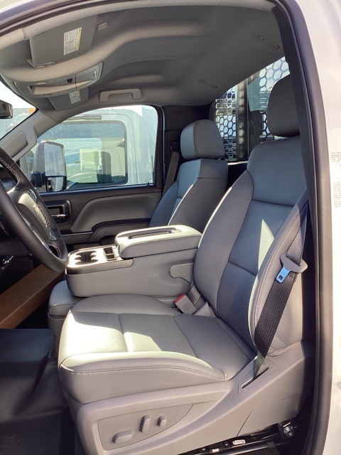 2024 Chevrolet Silverado 6500HD Work Truck photo 4