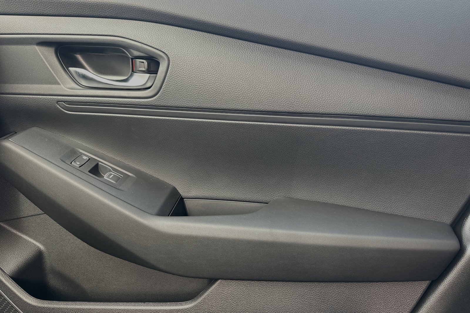 2025 Honda Accord LX photo 17