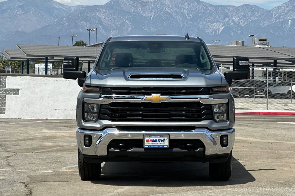 2025 Chevrolet Silverado 2500HD LT photo 8