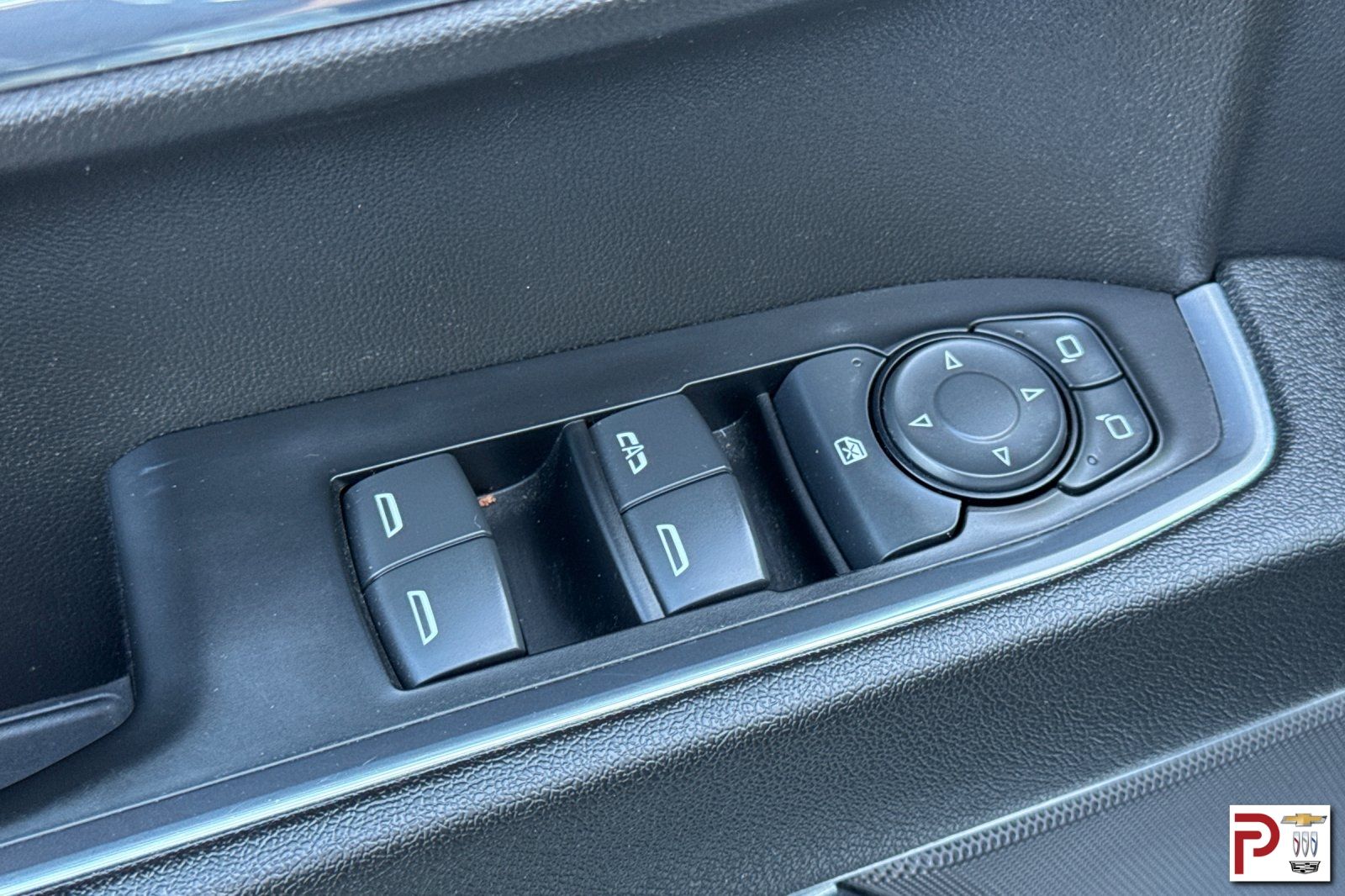 2023 Chevrolet Silverado 1500 RST photo 12