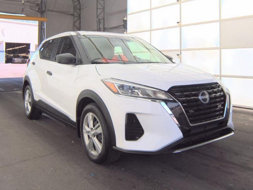 2023 Nissan Kicks S photo 4