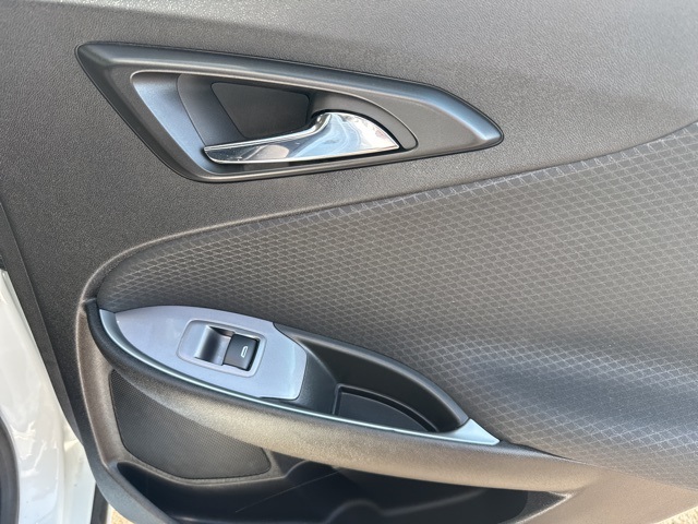 2024 Chevrolet Malibu LS photo 21