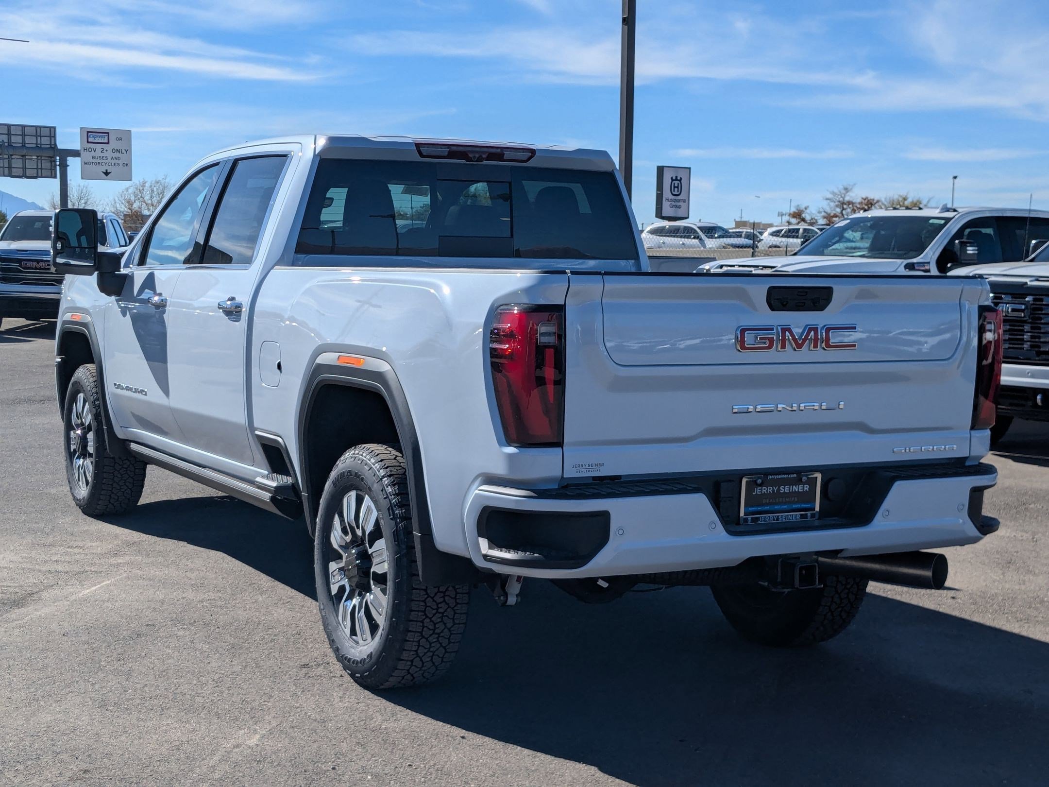 2026 Gmc Sierra 3500 HD Denali photo 2