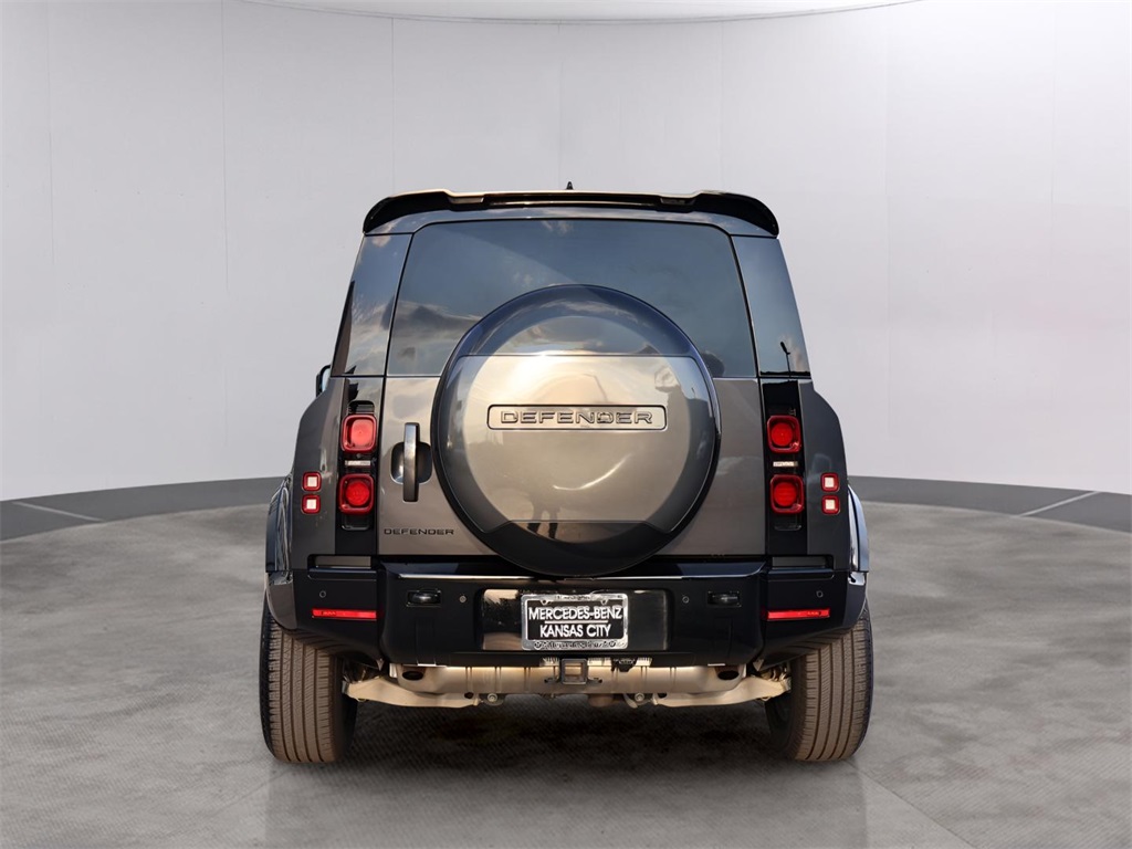 2024 Land Rover Defender 90 X-Dynamic SE photo 4