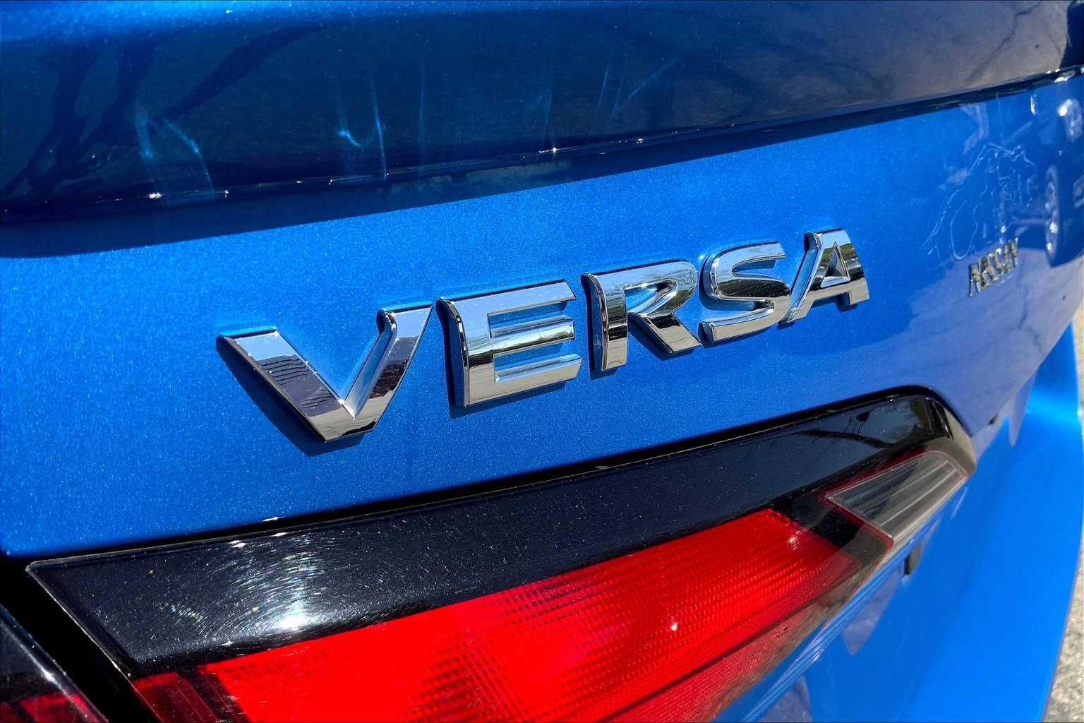 2020 Nissan Versa SR photo 27