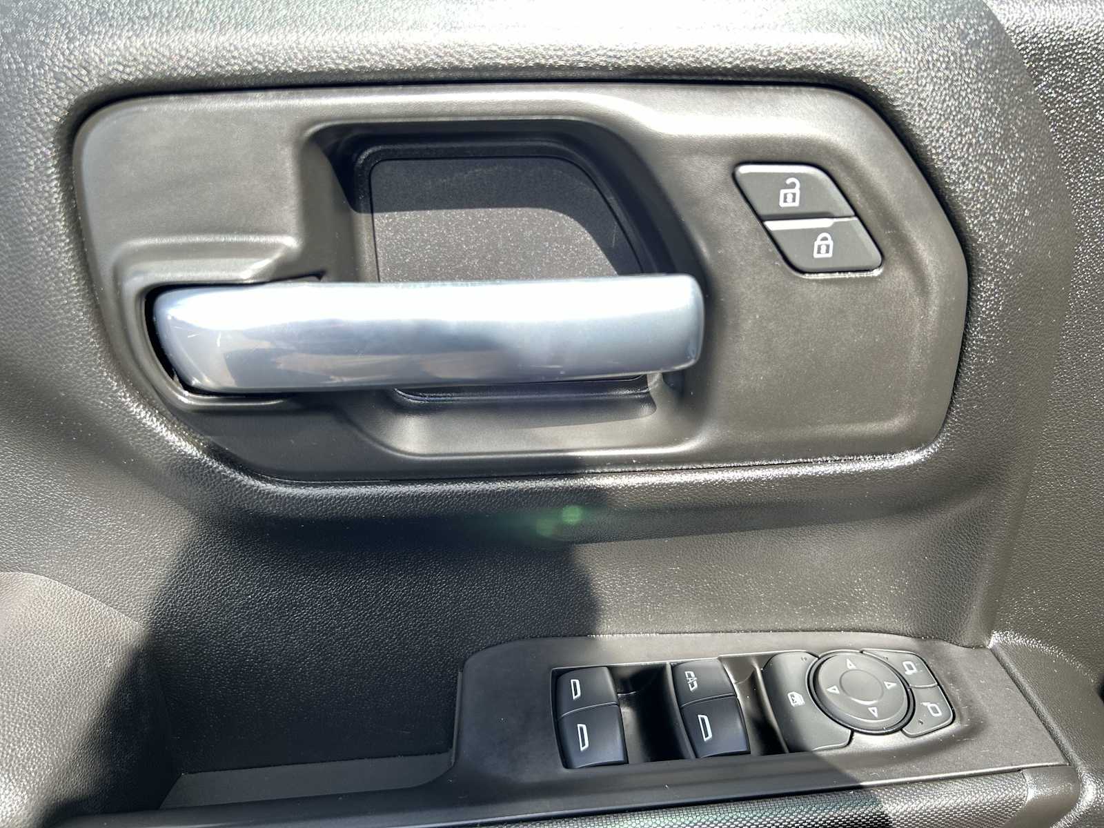 2021 Chevrolet Silverado 1500 Custom photo 12