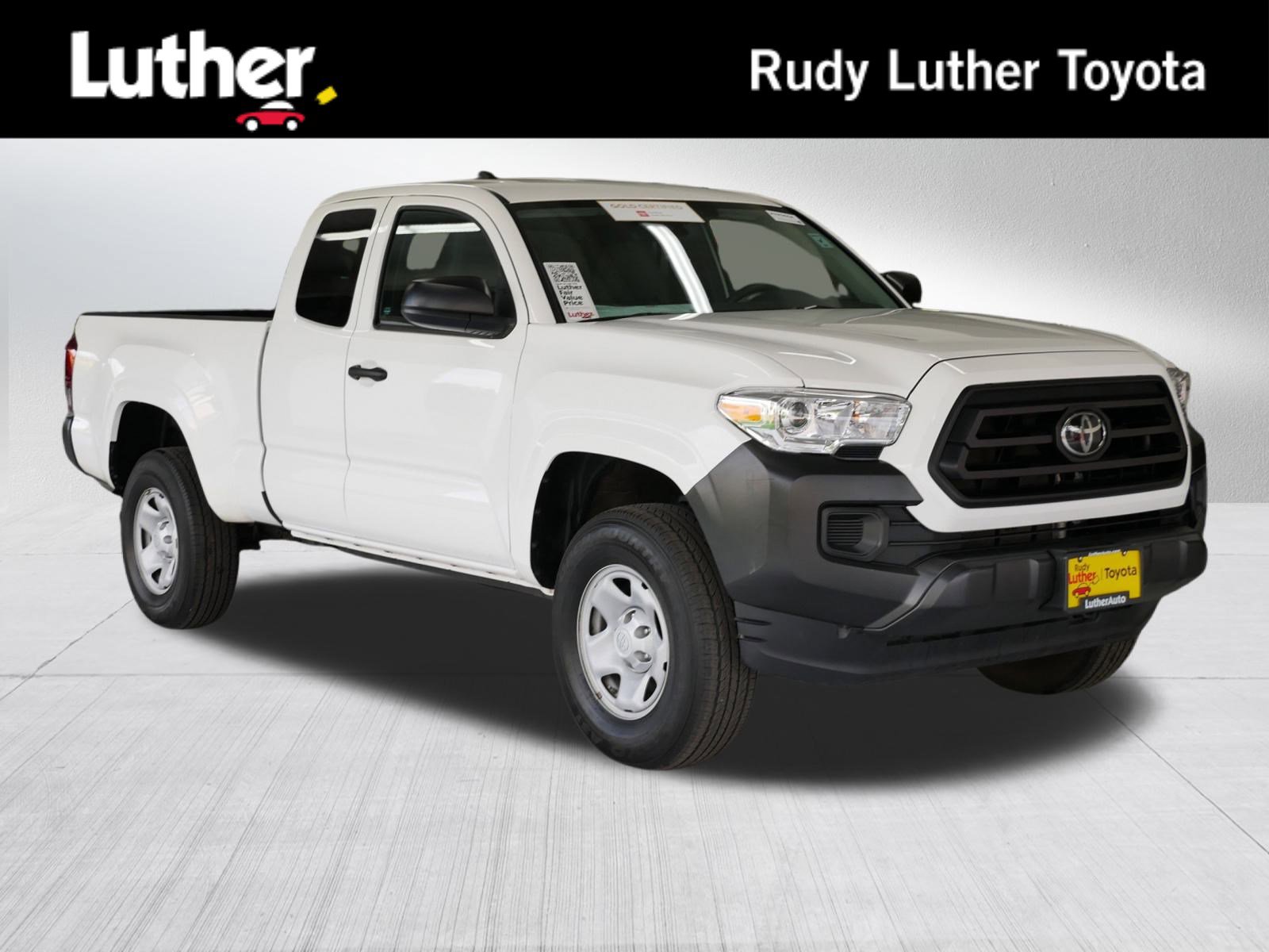 2022 Toyota Tacoma SR's photo