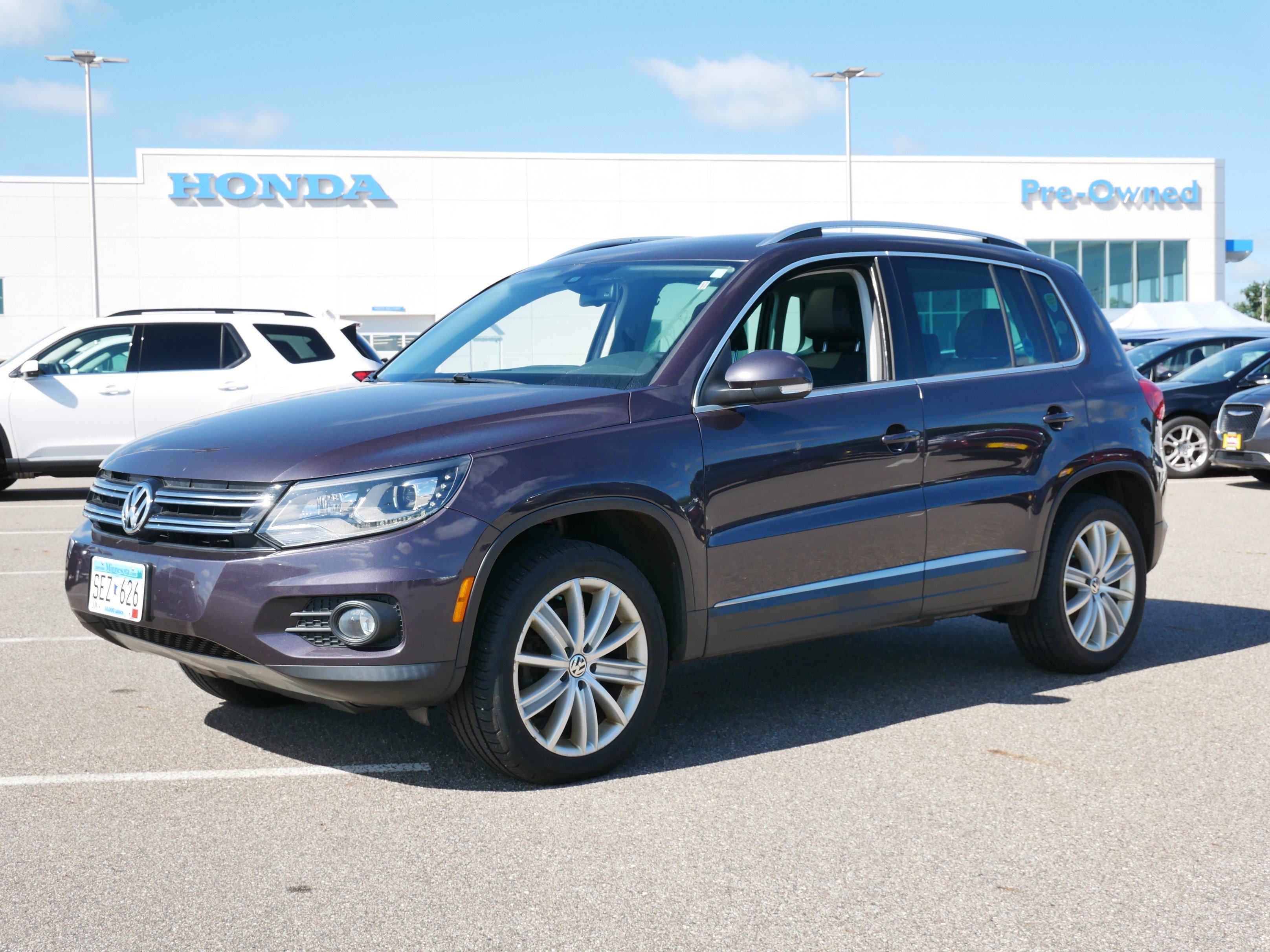 Used 2016 Volkswagen Tiguan SE with VIN WVGBV7AX4GW536757 for sale in Waite Park, Minnesota