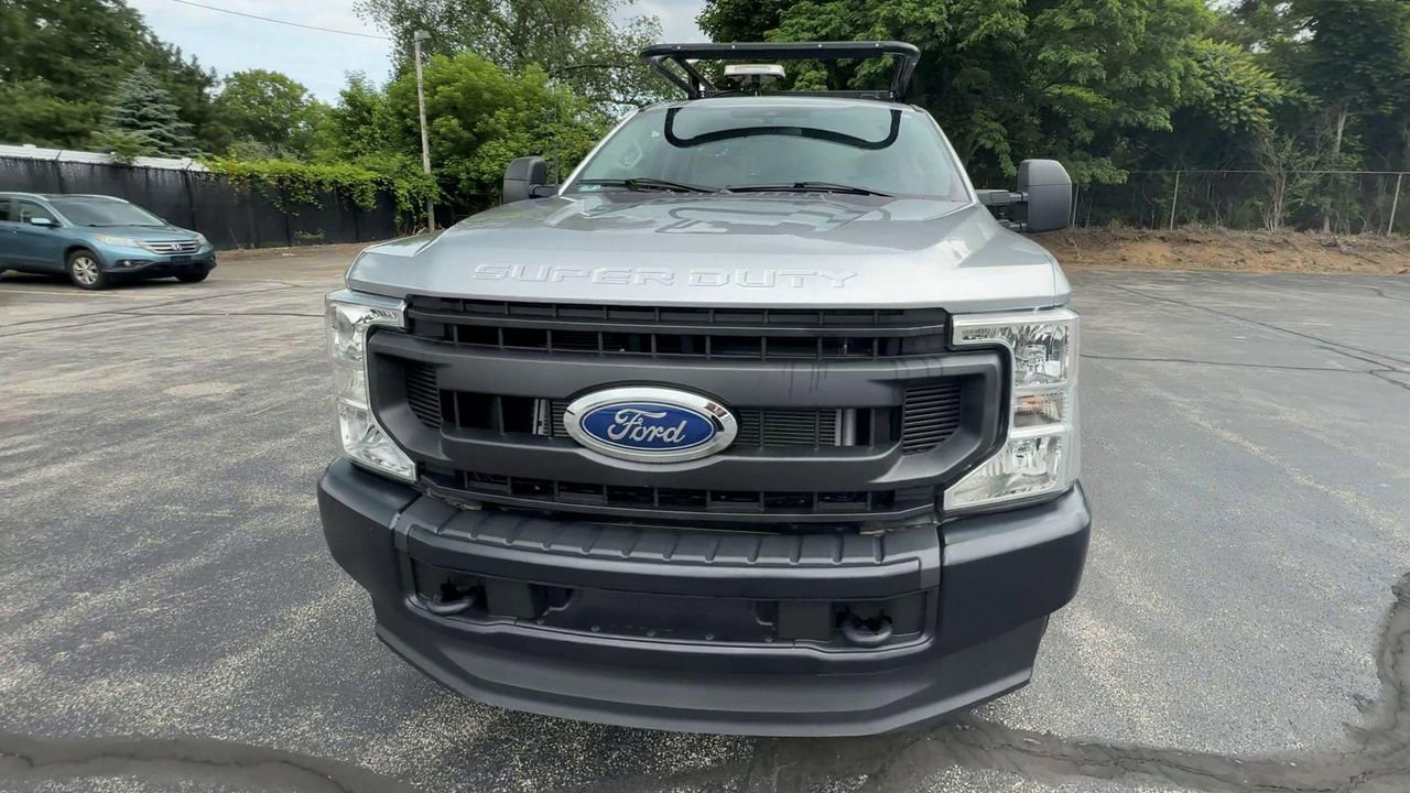 2022 Ford F-350 XL photo 3