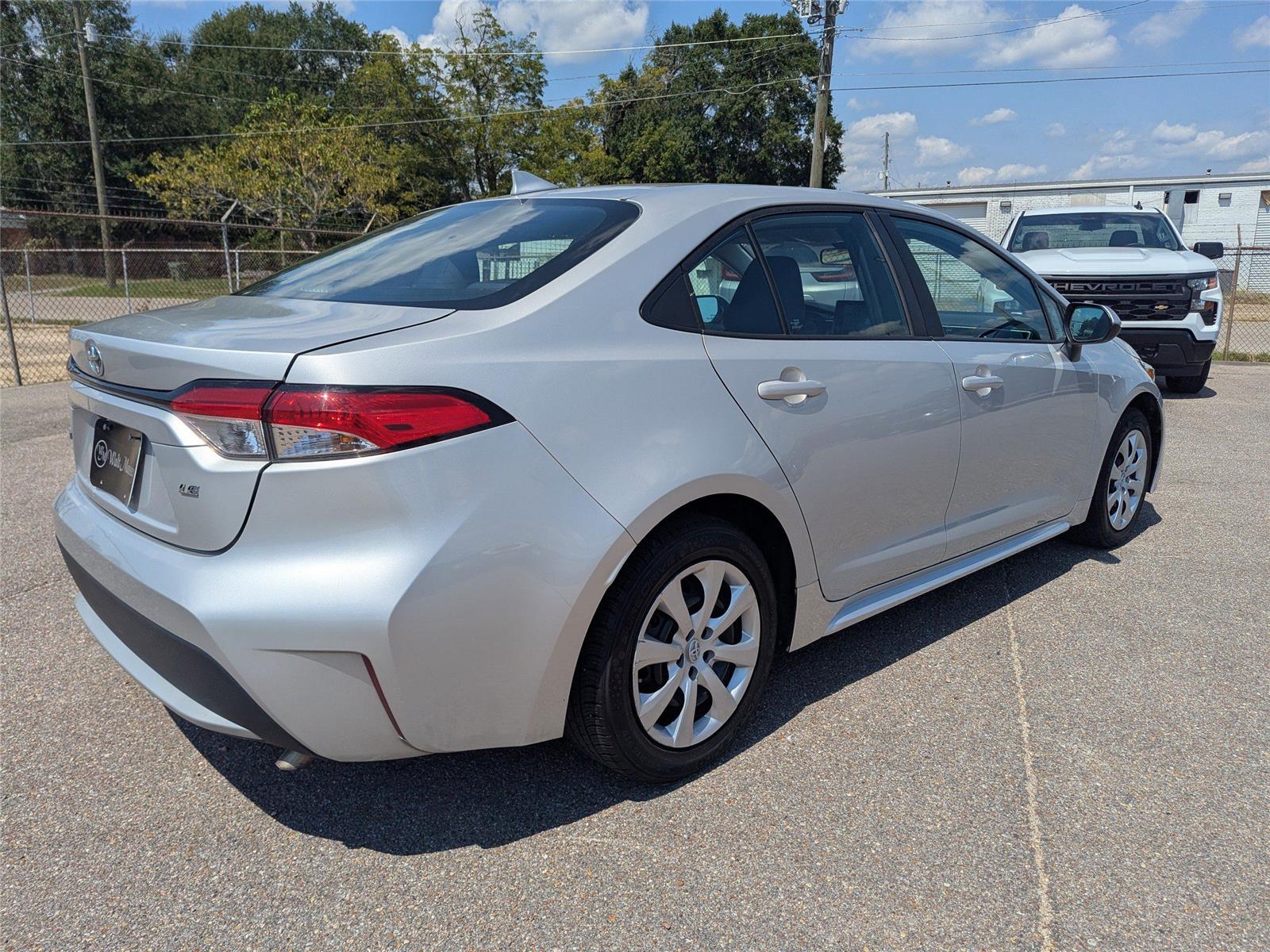2022 Toyota Corolla LE photo 5