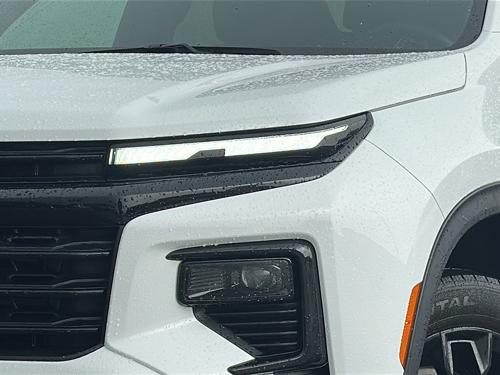 2024 Chevrolet Traverse LS photo 3