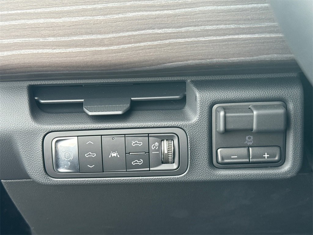 2025 GMC SIERRA - Image 18