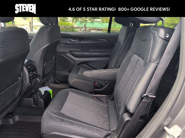 2025 Jeep Grand Cherokee Laredo X photo 11