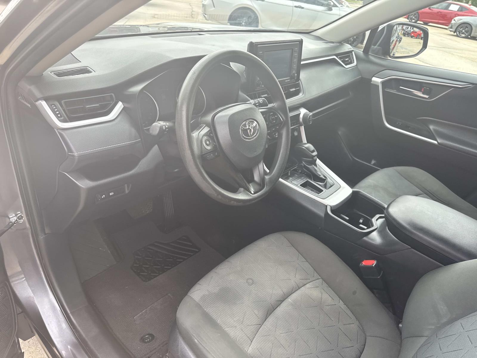 2022 Toyota RAV4 XLE photo 16