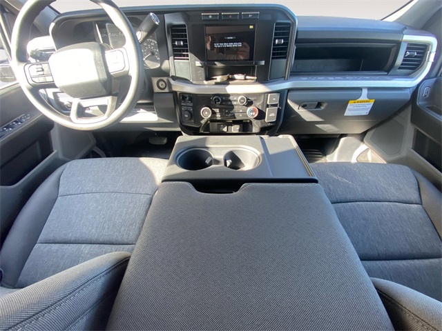 2024 Ford F-550 photo 9
