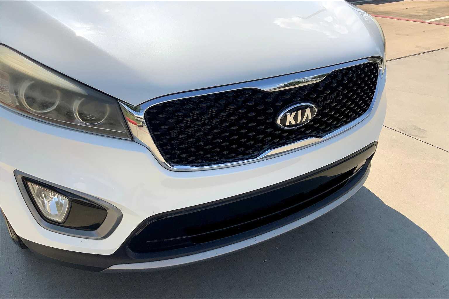 2016 Kia Sorento EX photo 25