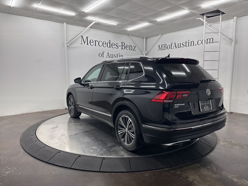 2019 Volkswagen Tiguan SEL R-Line photo 3