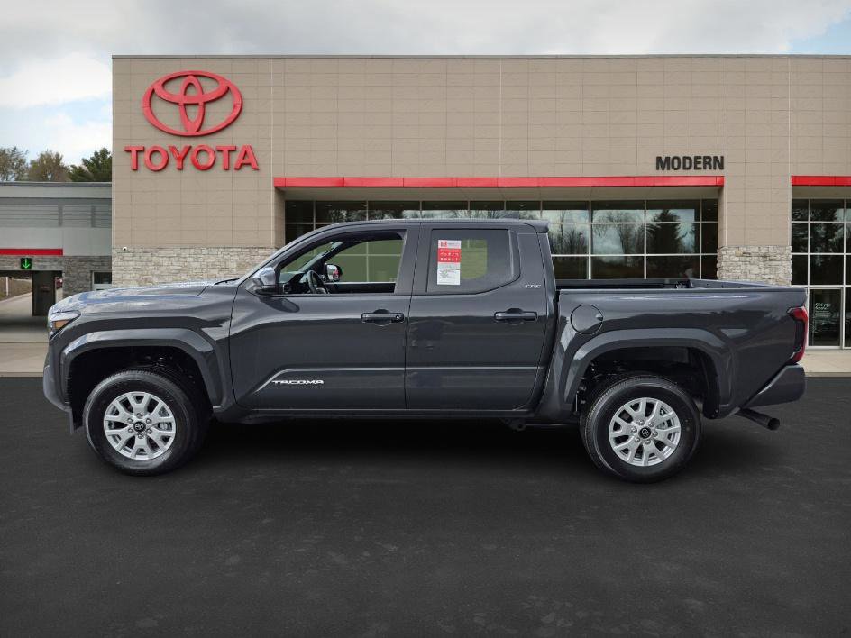 2025 Toyota Tacoma SR5 photo 8