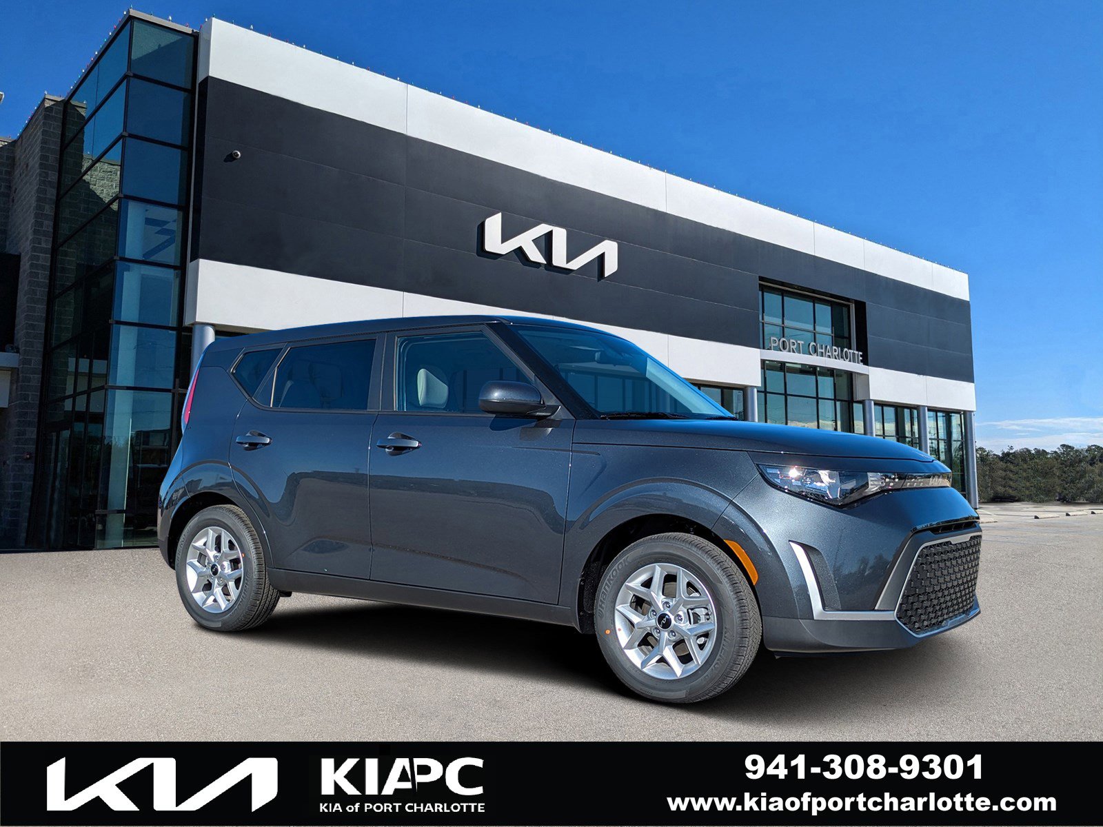 2025 Kia Soul LX's photo