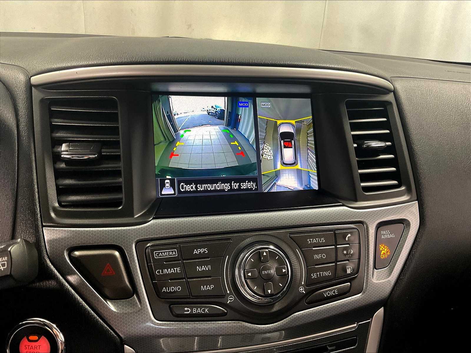 2019 Nissan Pathfinder SL photo 20