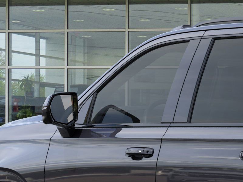 2025 Chevrolet Suburban RST photo 13