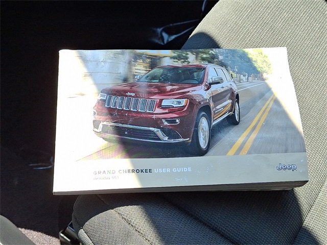 2017 Jeep Grand Cherokee Laredo photo 23