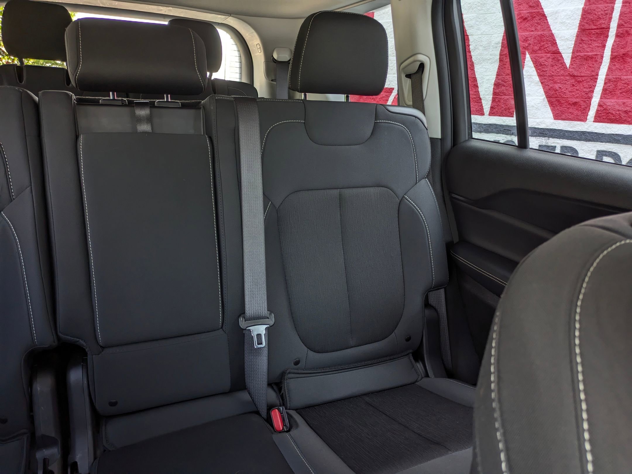 2023 Jeep Grand Cherokee Laredo photo 14