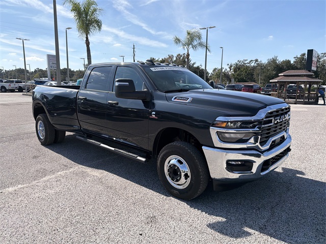 2026 Ram 3500 Tradesman photo 2