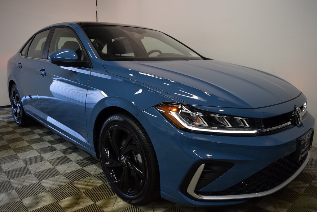 2026 Volkswagen Jetta SE's photo