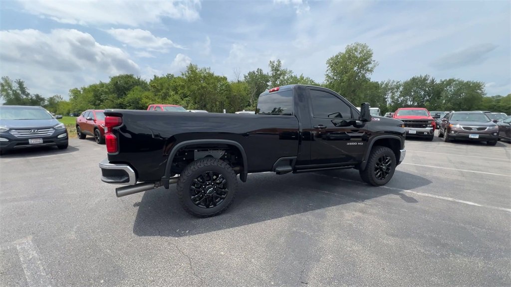2025 Chevrolet Silverado 3500HD LT photo 8
