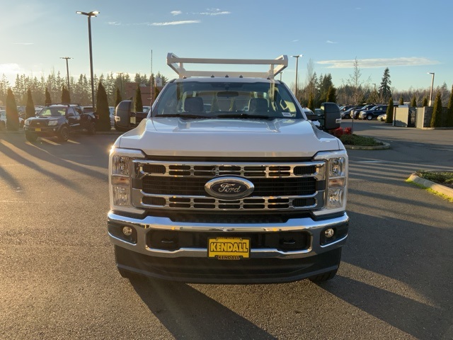 2024 Ford F-350 photo 2