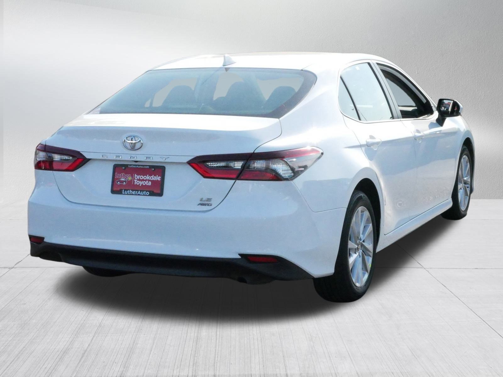 2022 Toyota Camry LE photo 6