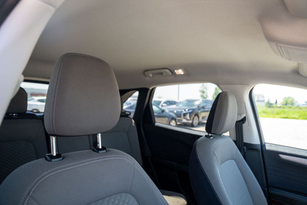 2022 Ford Escape SE photo 12