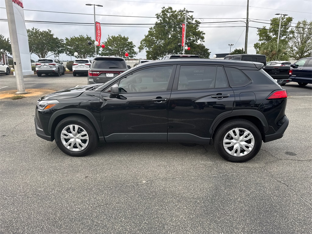 2024 Toyota Corolla Cross L photo 5