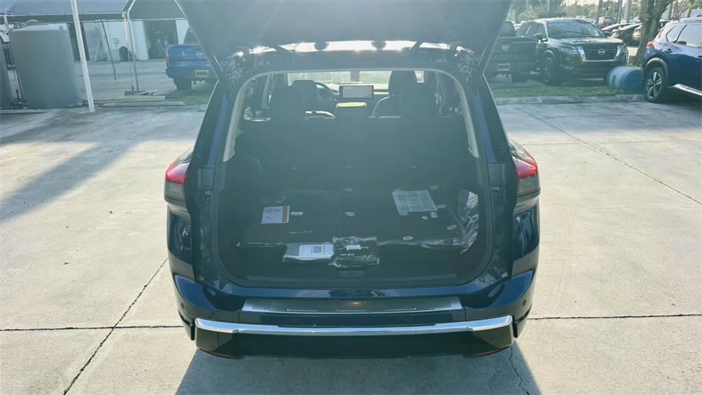 2025 Nissan Rogue Platinum photo 26