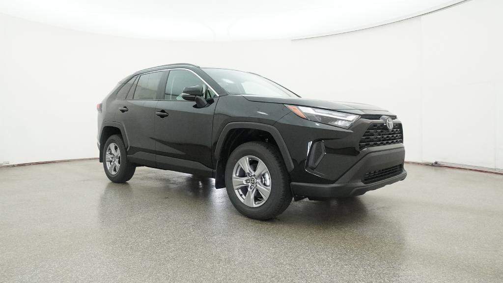 2025 Toyota RAV4 XLE photo 14