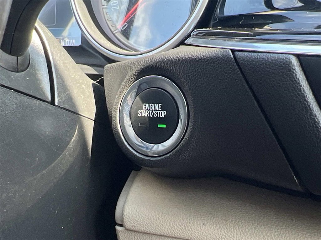 2018 Buick Regal Essence photo 24