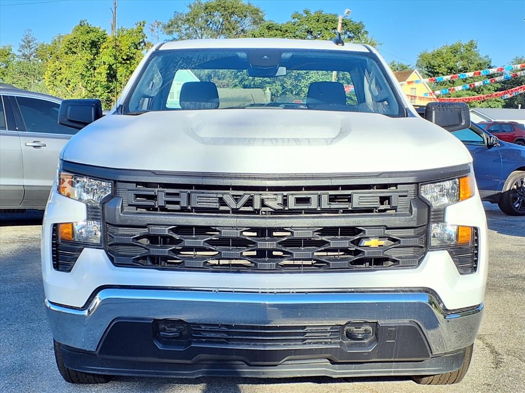 2024 Chevrolet Silverado 1500 photo 2