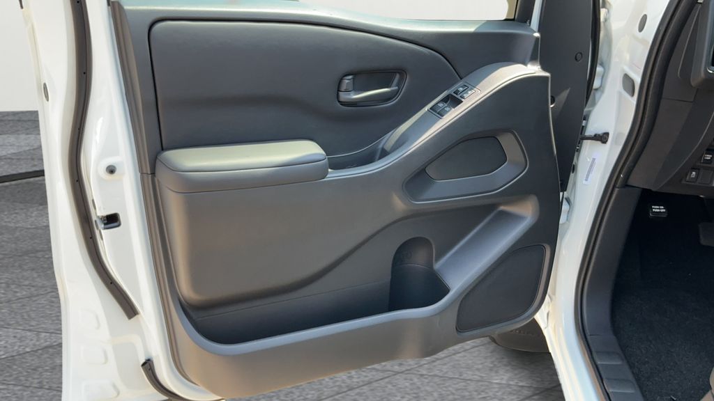 2026 Nissan Frontier King Cab S photo 19