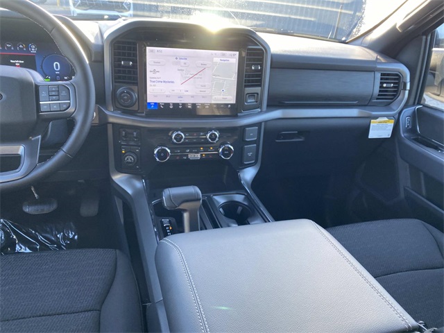 2025 Ford F-150 XLT photo 9