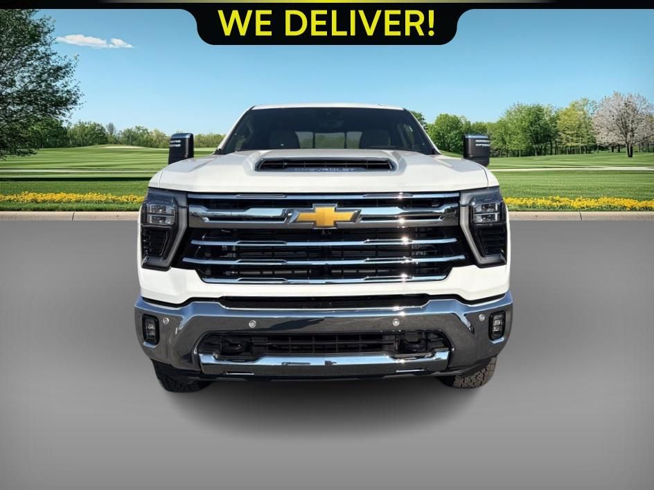 2025 Chevrolet Silverado 3500HD LTZ photo 2