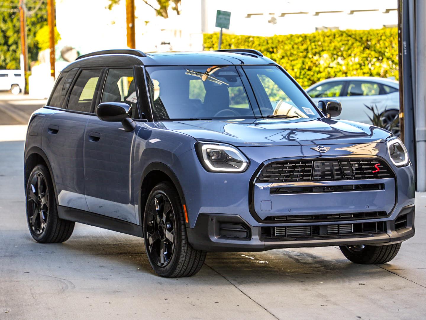 2025 MINI Countryman S's photo