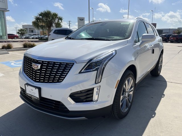 2025 Cadillac XT5 Premium Luxury photo 3