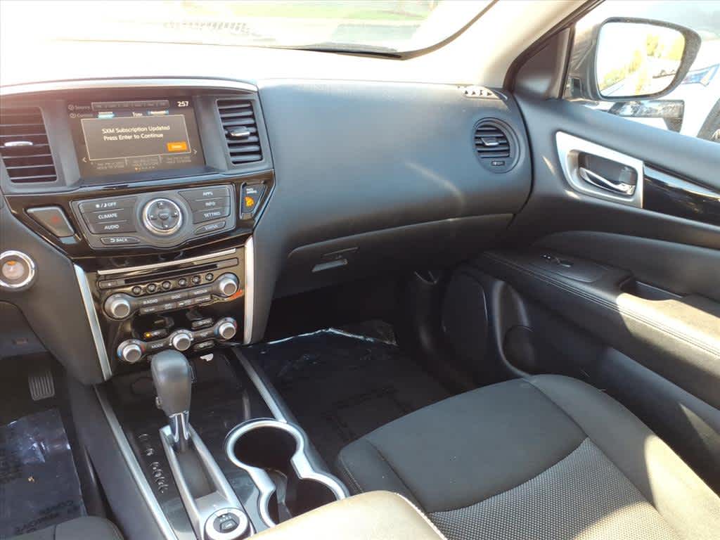 2020 Nissan Pathfinder S photo 15