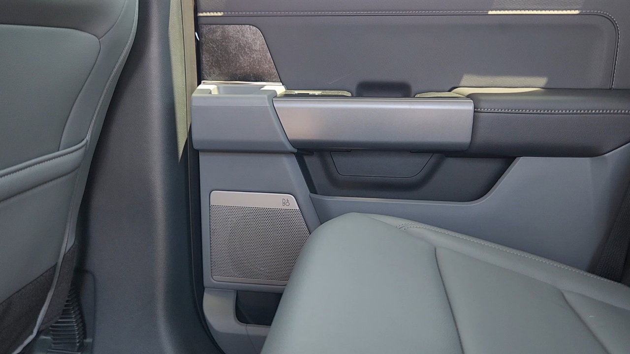 2025 Ford F-150 Lightning photo 15